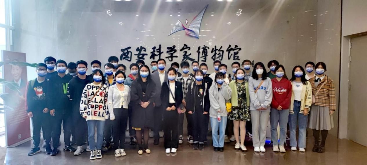 玛丽女王全球最大顶级体育平台荣获2022-2023学年校级先进员工党支部、党建先进个人和优秀员工共产党员荣誉称号